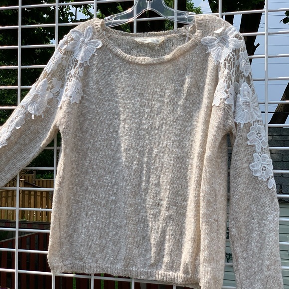 Women’s XL knit long sleeve top - Picture 1 of 4